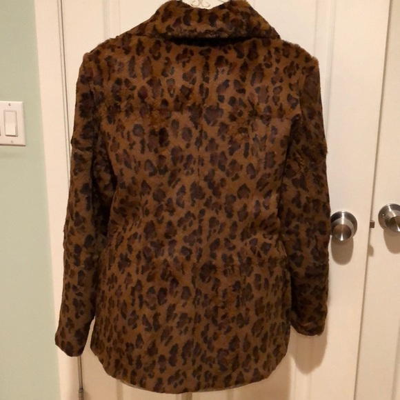 Leopard print fur coat - Picture 7 of 8
